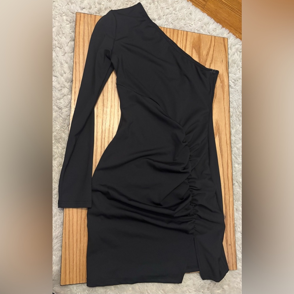 Chic Black One-Shoulder Cocktail Mini Dress